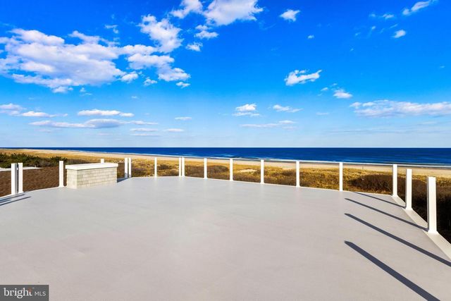 11 E 30TH ST, Barnegat Light, NJ 08006
