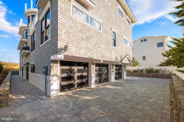 11 E 30TH ST, Barnegat Light, NJ 08006