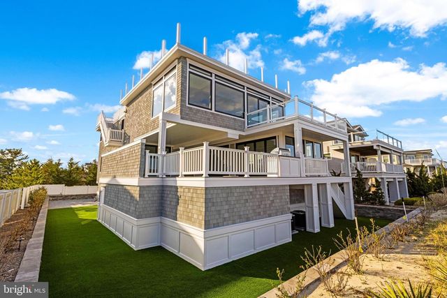 11 E 30TH ST, Barnegat Light, NJ 08006