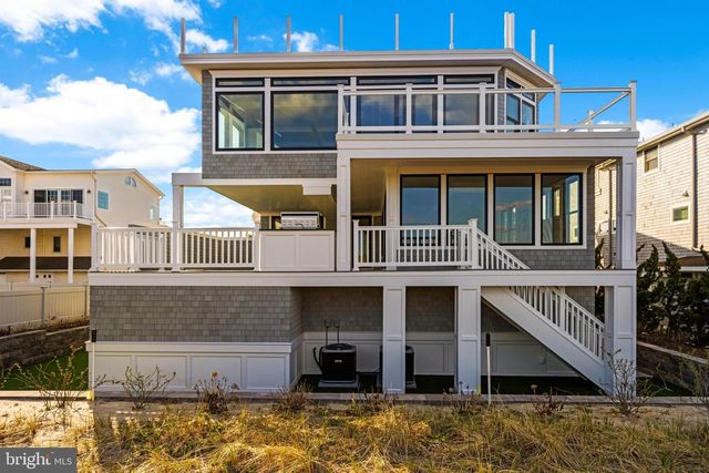 11 E 30TH ST, Barnegat Light, NJ 08006