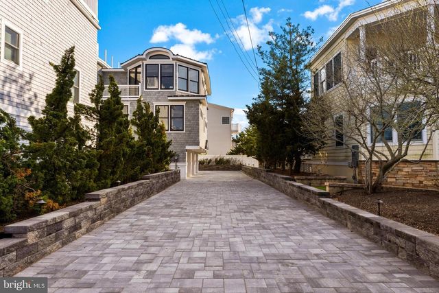11 E 30TH ST, Barnegat Light, NJ 08006