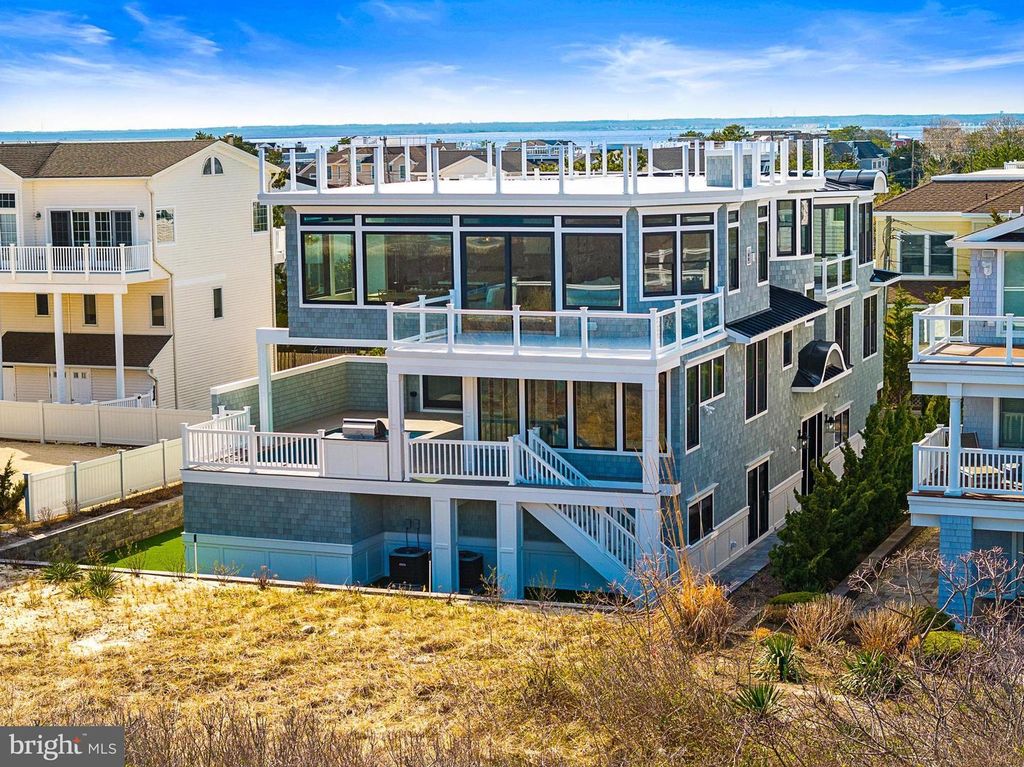 11 E 30TH ST, Barnegat Light, NJ 08006