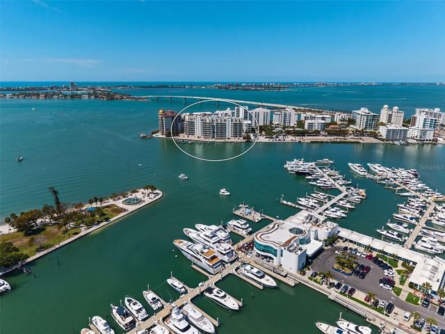 464 GOLDEN GATE POINT 703, Sarasota, FL 34236