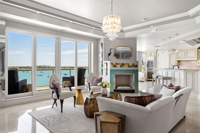 464 GOLDEN GATE POINT 703, Sarasota, FL 34236