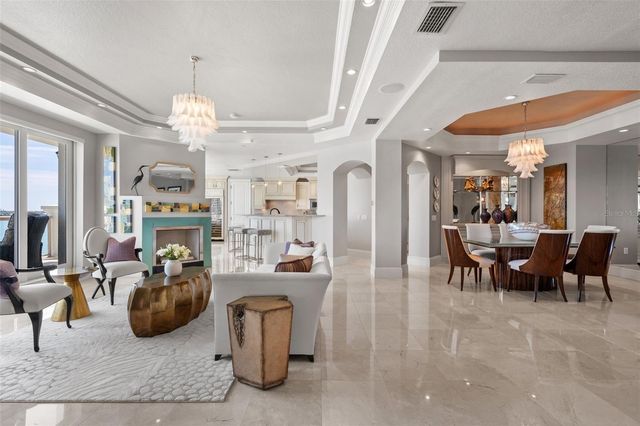 464 GOLDEN GATE POINT 703, Sarasota, FL 34236