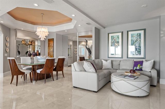 464 GOLDEN GATE POINT 703, Sarasota, FL 34236