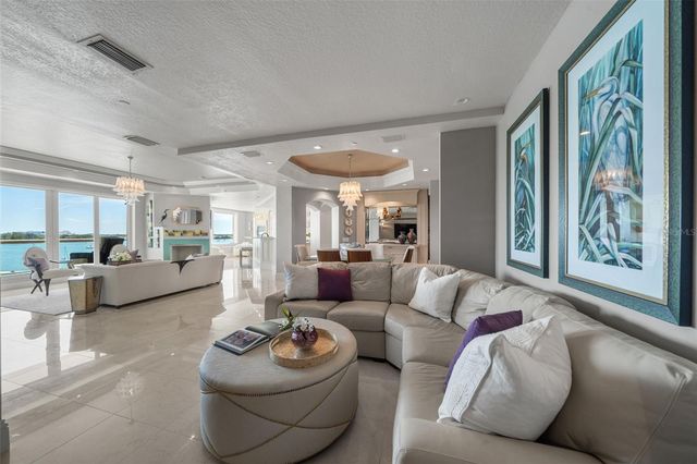 464 GOLDEN GATE POINT 703, Sarasota, FL 34236