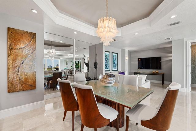 464 GOLDEN GATE POINT 703, Sarasota, FL 34236