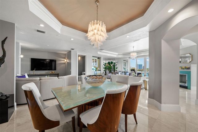 464 GOLDEN GATE POINT 703, Sarasota, FL 34236