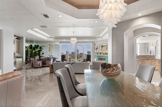 464 GOLDEN GATE POINT 703, Sarasota, FL 34236