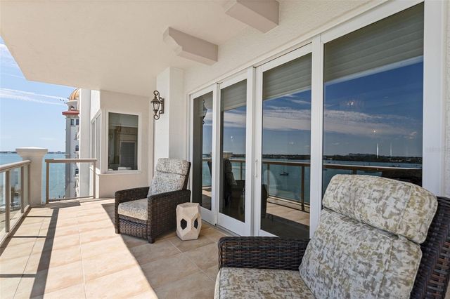 464 GOLDEN GATE POINT 703, Sarasota, FL 34236