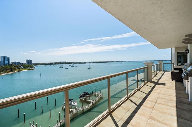 464 GOLDEN GATE POINT 703, Sarasota, FL 34236