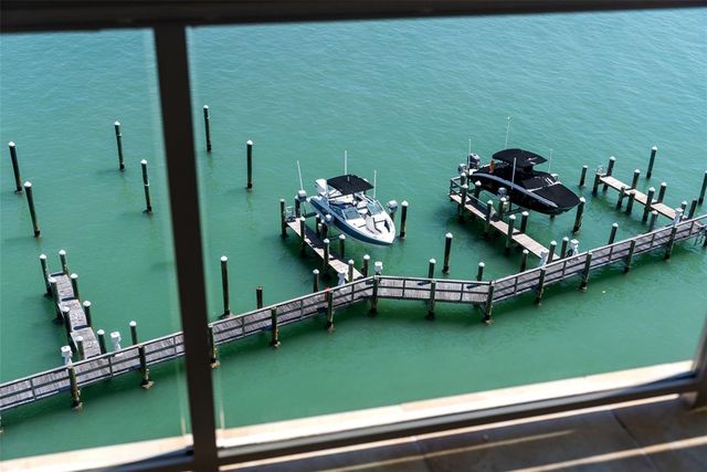 464 GOLDEN GATE POINT 703, Sarasota, FL 34236