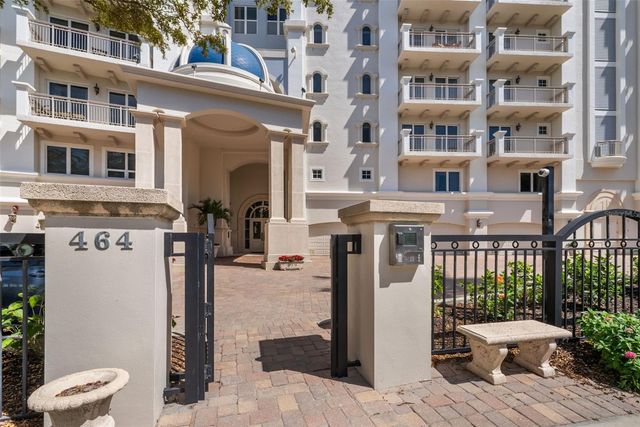 464 GOLDEN GATE POINT 703, Sarasota, FL 34236