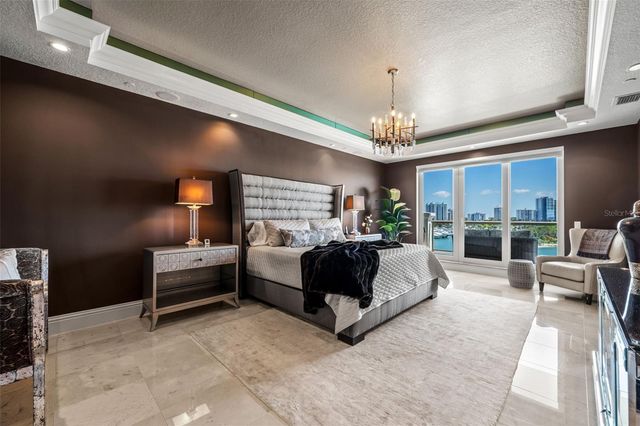 464 GOLDEN GATE POINT 703, Sarasota, FL 34236