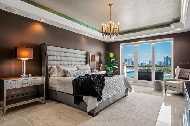 464 GOLDEN GATE POINT 703, Sarasota, FL 34236