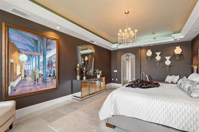 464 GOLDEN GATE POINT 703, Sarasota, FL 34236