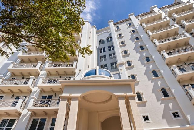 464 GOLDEN GATE POINT 703, Sarasota, FL 34236