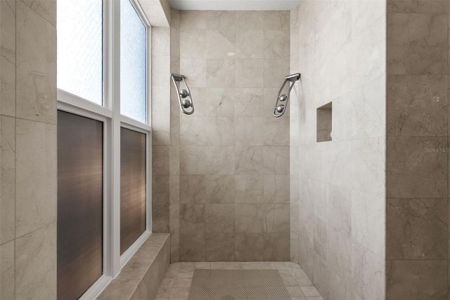 464 GOLDEN GATE POINT 703, Sarasota, FL 34236