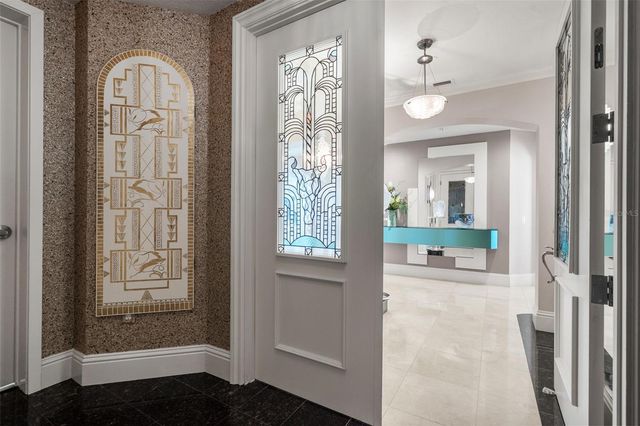 464 GOLDEN GATE POINT 703, Sarasota, FL 34236