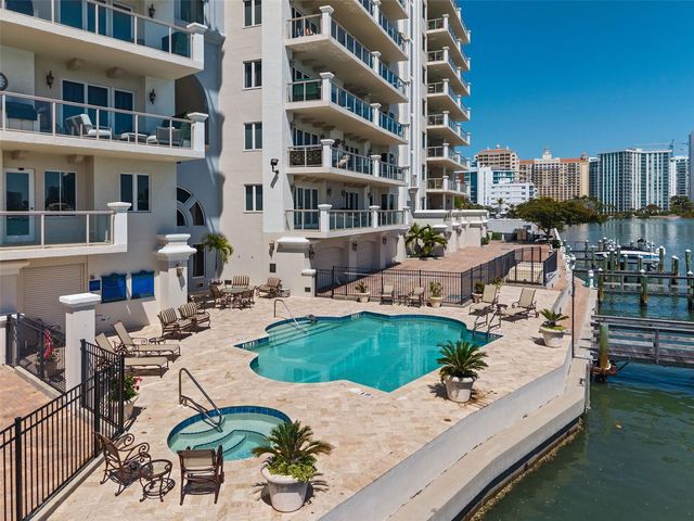 464 GOLDEN GATE POINT 703, Sarasota, FL 34236