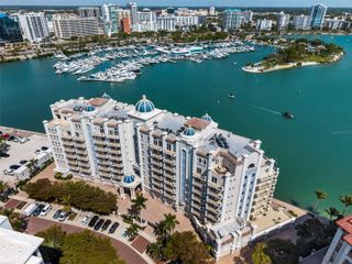464 GOLDEN GATE POINT 703, Sarasota, FL 34236