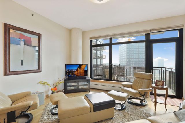 1120 S 2nd Street 1009, Minneapolis, MN 55415