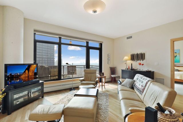 1120 S 2nd Street 1009, Minneapolis, MN 55415