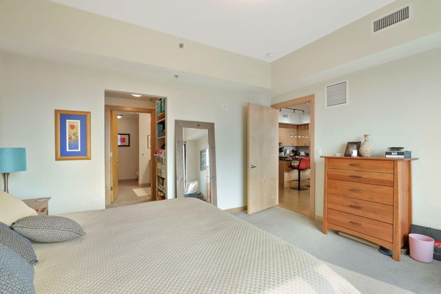 1120 S 2nd Street 1009, Minneapolis, MN 55415