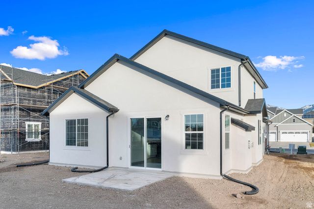 979 N AMBERLY DR, North Salt Lake, UT 84054