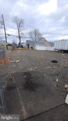 705 STATE RD, Croydon, PA 19021