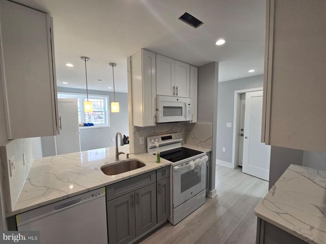 705 STATE RD, Croydon, PA 19021