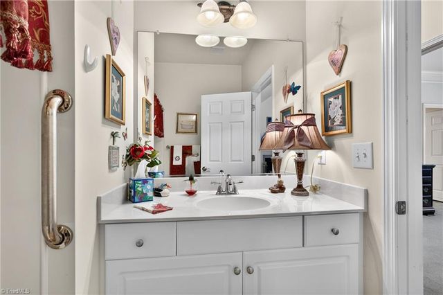 115 Heritage Hill Drive, Jamestown, NC 27282