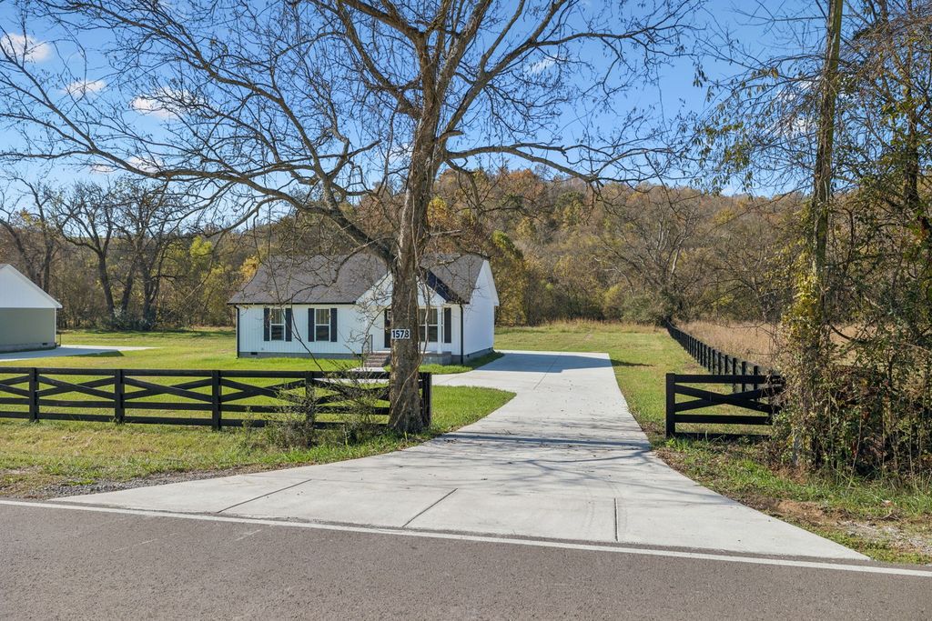1578 Big Dry Creek Road, Pulaski, TN 38478