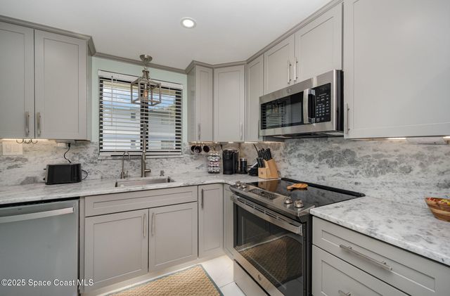 7101 Ridgewood Avenue 102, Cape Canaveral, FL 32920