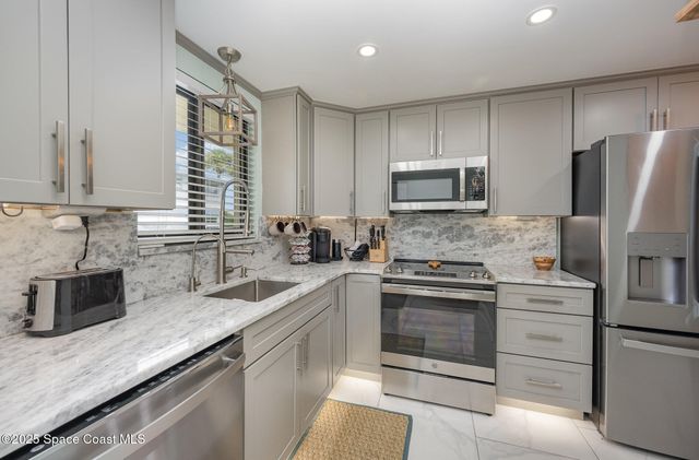 7101 Ridgewood Avenue 102, Cape Canaveral, FL 32920