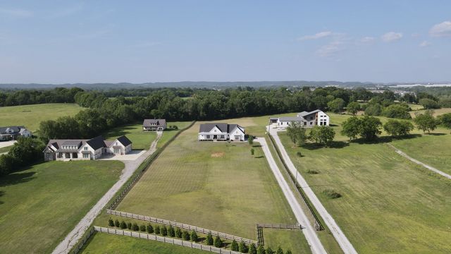 3100 Butler Rd, Columbia, TN 38401