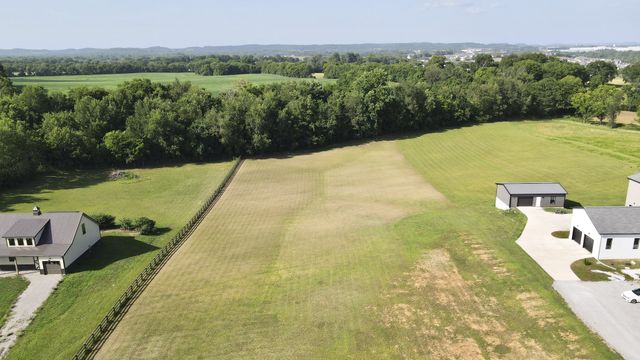 3100 Butler Rd, Columbia, TN 38401