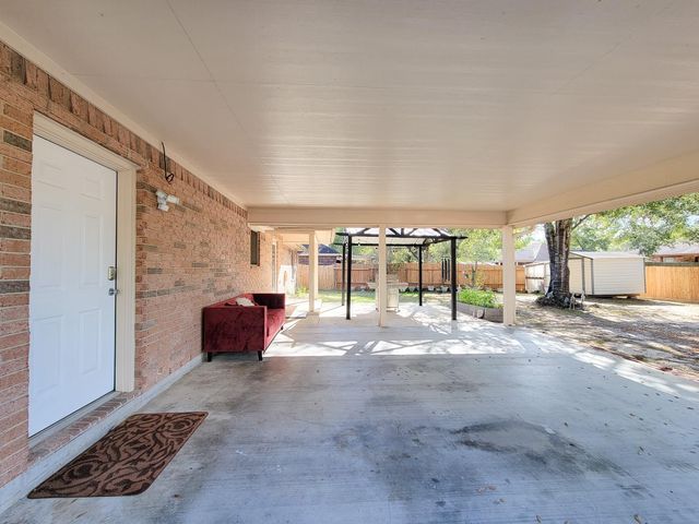 1000 Shell Avenue, Cleveland, TX 77327