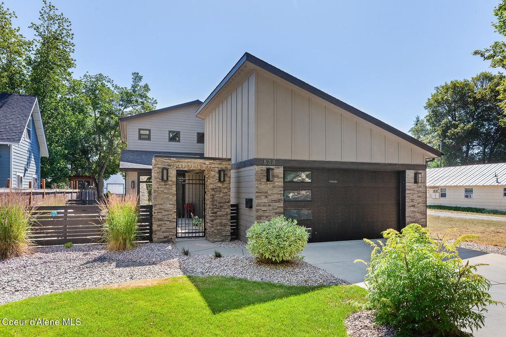 838 N GOVERNMENT WAY, Coeur D'alene, ID 83814