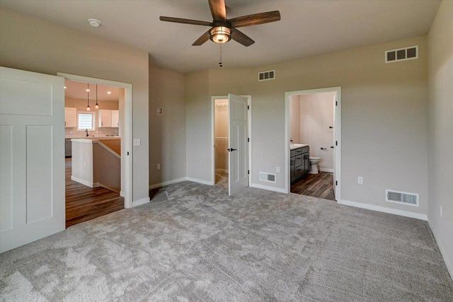 825 Vineyard Drive, Cambridge, WI 53523
