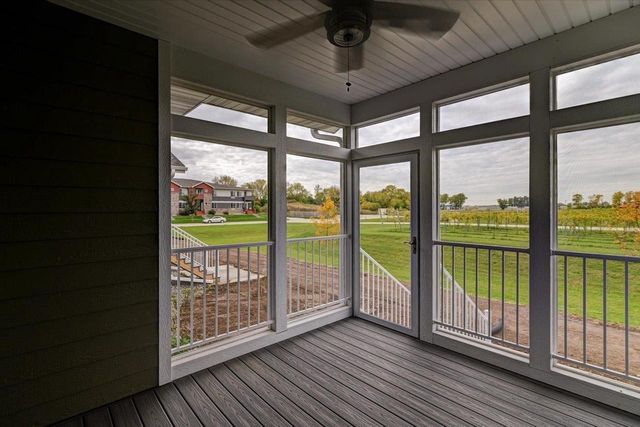 825 Vineyard Drive, Cambridge, WI 53523