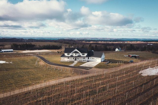 8062 Sayler Road, Acme Twp, MI 49690