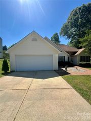 106 Old Willow Road, Mooresville, NC 28115