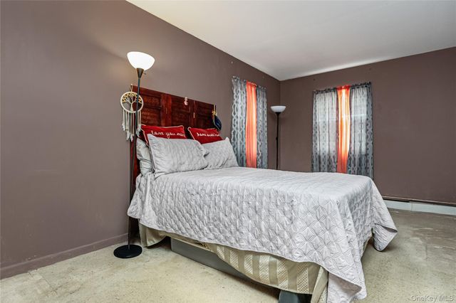 11 Holbrook Street, Bay Shore, NY 11706