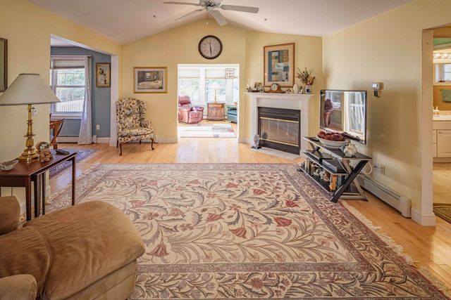 6 Roysann Way, Durham, NH 03824