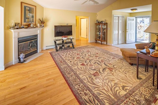 6 Roysann Way, Durham, NH 03824