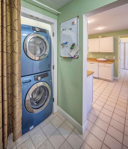 6 Roysann Way, Durham, NH 03824