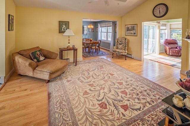 6 Roysann Way, Durham, NH 03824