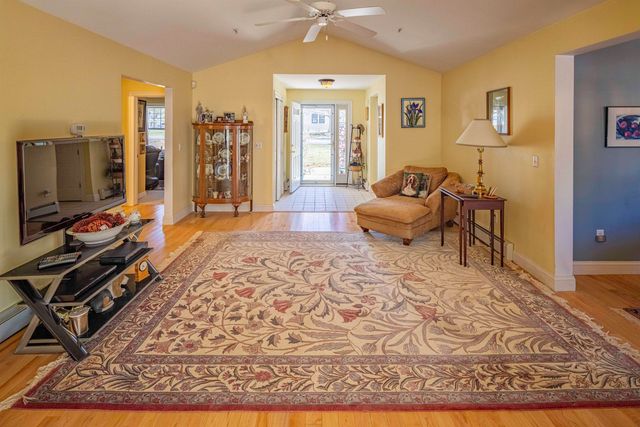 6 Roysann Way, Durham, NH 03824